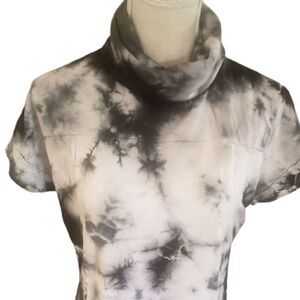 NWT Go Couture Tie-Dye Fleece Top | White & Gray | Cozy Chic
